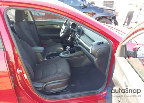 2019 Kia Forte Lxs z USA, uszkodzony, nr VIN 3KPF24AD6KE138665